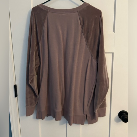 Sweater - Picture 4 of 4